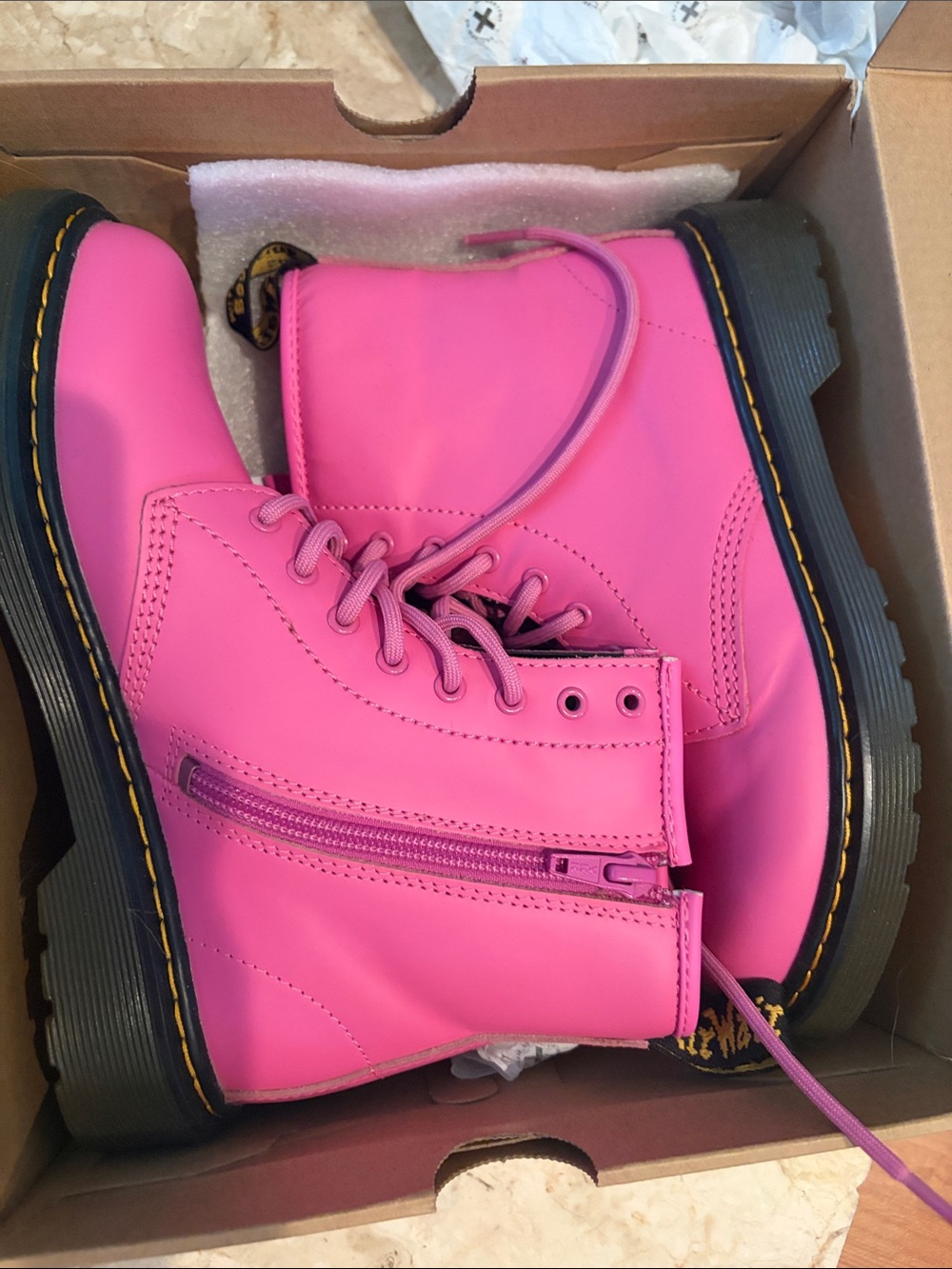 NIB Romario Kids Thrift Pink Lace-Up Boots Dr Martens size us 3